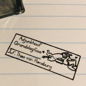— Dachshund reading 14mmx38mm