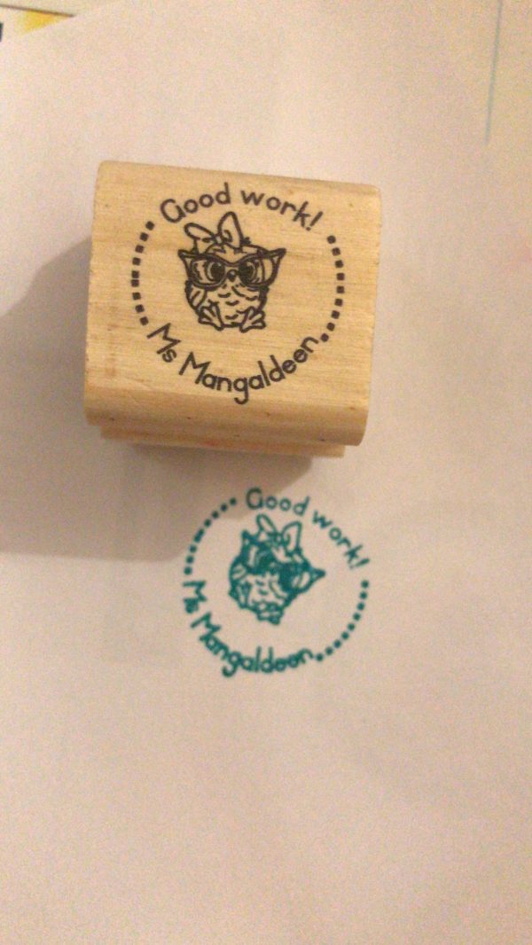 Good work owl - 3cmx3cm wooden stamp