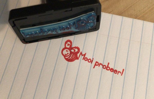20mmx50mm plastic handle stamp - Bee - Mooi Probeer