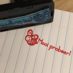 20mmx50mm plastic handle stamp - Bee - Mooi Probeer