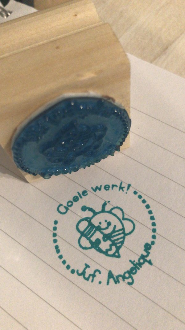 Goeie werk by - 3cmx3cm wooden stamp
