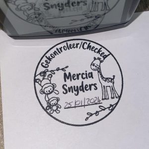42mmx42mm self inking stamp with handwritten date - Giraffe & Monkey