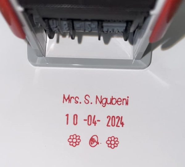 S302 18mmx25mm adjustable date stamp (Short wording only - Text size above date 5mm/Text size beneath date 5mm)