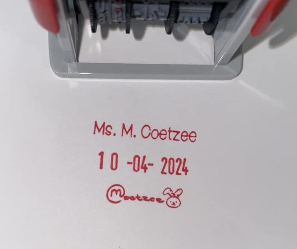 S302 18mmx25mm adjustable date stamp (Short wording only - Text size above date 5mm/Text size beneath date 5mm)