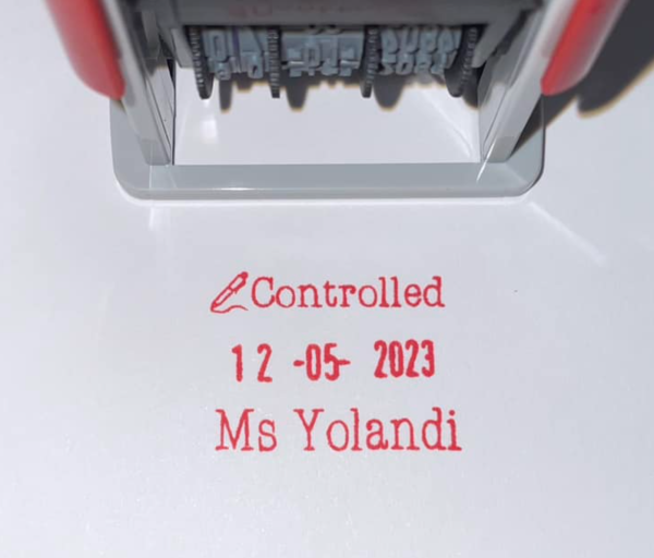 S302 18mmx25mm adjustable date stamp (Short wording only – Text size above date 5mm/Text size beneath date 5mm)