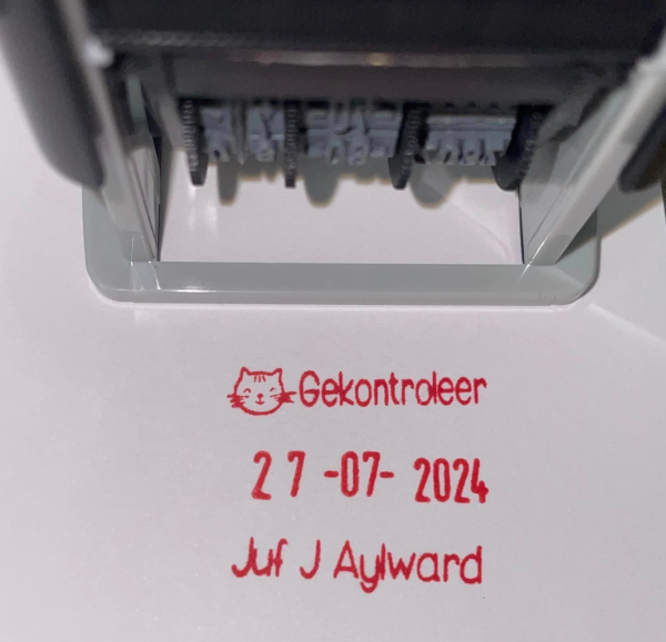 S302 18mmx25mm adjustable date stamp (Short wording only – Text size above date 5mm/Text size beneath date 5mm)