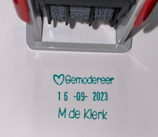S302 18mmx25mm adjustable date stamp (Short wording only – Text size above date 5mm/Text size beneath date 5mm)