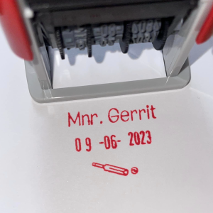 S302 18mmx25mm adjustable date stamp (Short wording only – Text size above date 5mm/Text size beneath date 5mm)