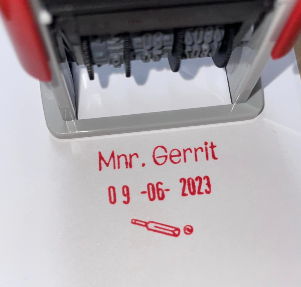 S302 18mmx25mm adjustable date stamp (Short wording only – Text size above date 5mm/Text size beneath date 5mm)