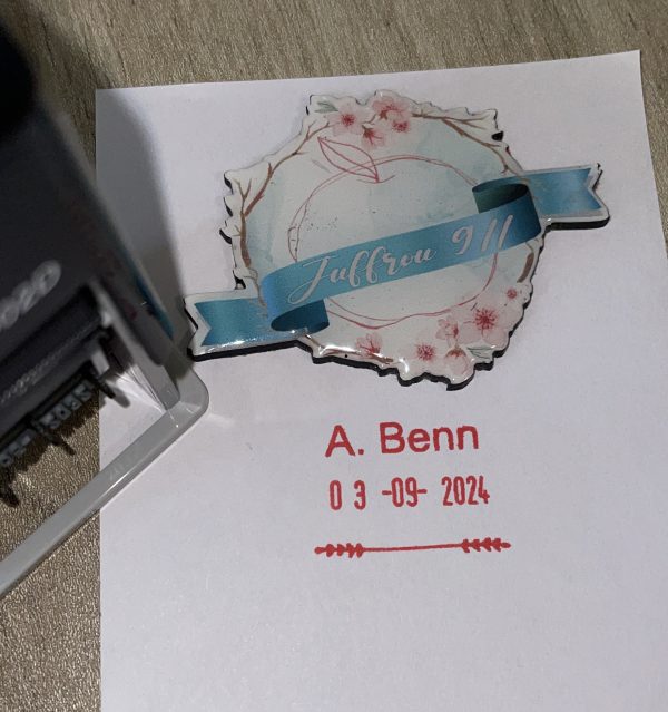 S302 18mmx25mm adjustable date stamp - Text size above date:5mm/Text size below date: 5mm