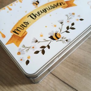 Teacher tin with separate lid