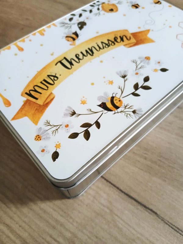 Teacher tin with separate lid